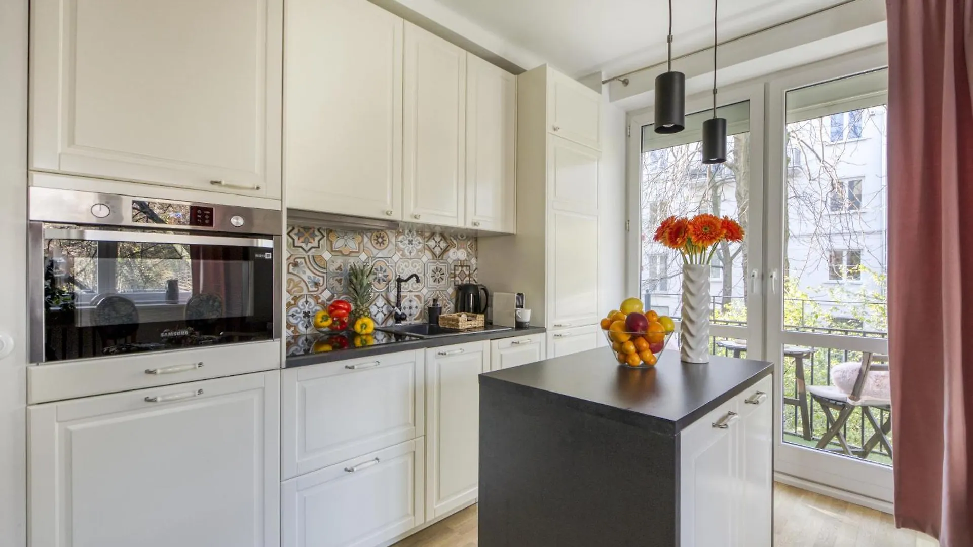 Warsaw City Center Apartment