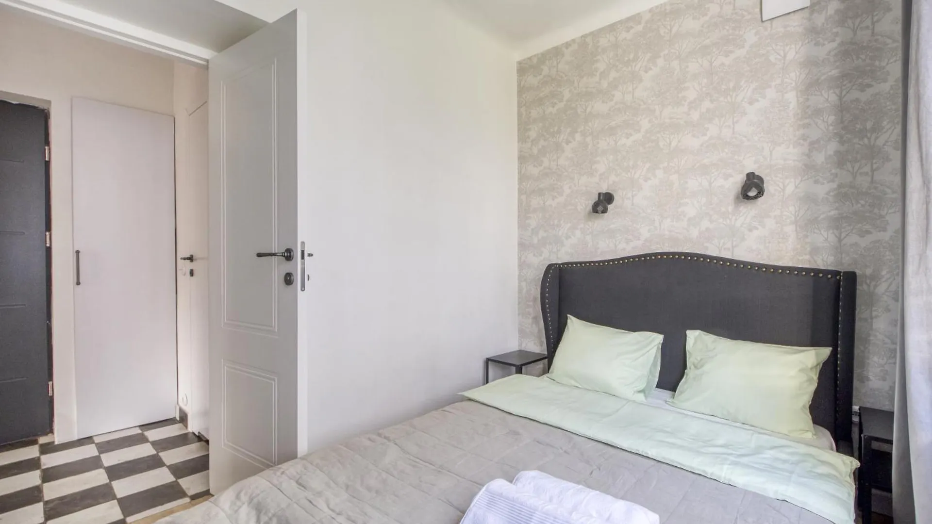 Warsaw City Center Apartment 0*,